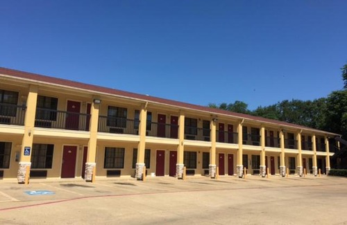Longview Hotel | Convenient Executive Inn & Suites in Longview for Families