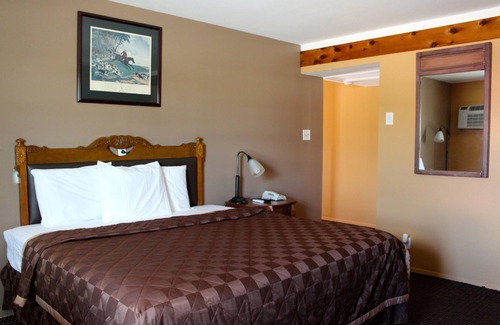 Goliad Hotel | Convenient Executive Inn: Family-Friendly with Breakfast