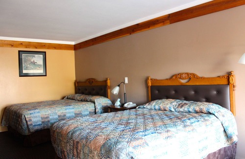 Goliad Hotel | Convenient Executive Inn: Family-Friendly with Breakfast