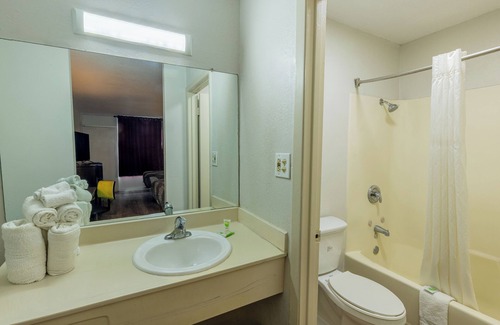 Beeville Hotel | Comfortable Stays at Executive Inn & Suites Beeville