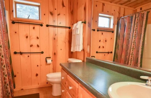 Markesan Cabin | Executive lake front home sleeps 12- Amazing Views and Amenities