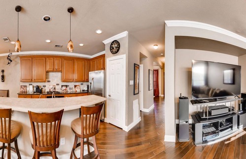 Las Colinas House | Executive Luxury Comfort with lots of amenities