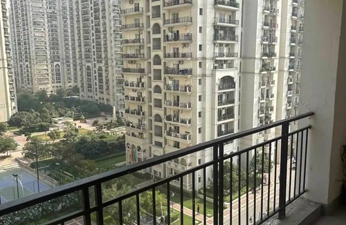 New Delhi Apartment | Child-Friendly Executive Studio Apt in DLF Midtown West Delhi
