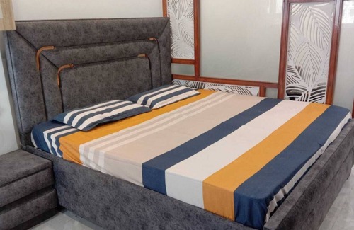 New Delhi Apartment | Cozy Executive Studio Apt Near Moti Nagar, West Delhi