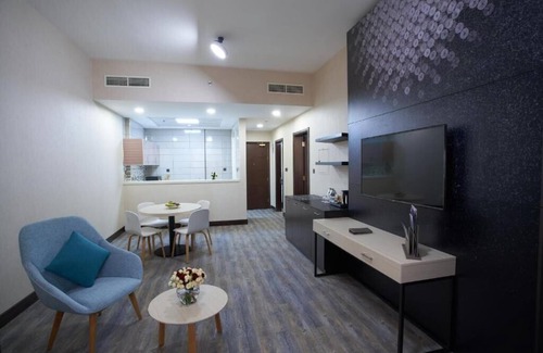 Al Khan Apartment | Relaxing Executive Suite at Al Khan Beach for Families