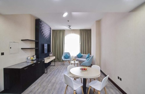 Al Khan Apartment | Relaxing Executive Suite at Al Khan Beach for Families