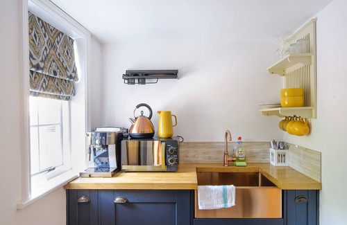 Saffron Walden Apartment | Cozy 1-Bed Studio in Saffron Walden with Great Amenities
