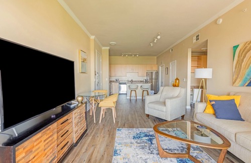 Cityplace Apartment | Modern Executive Suite with Pool and Gym Access