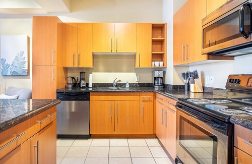 Cityplace Apartment | Modern Executive Suite with Pool and Gym Access