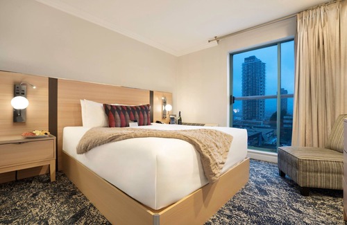 Burnaby Hotel | Discover Executive Suites Hotel in Metro Vancouver