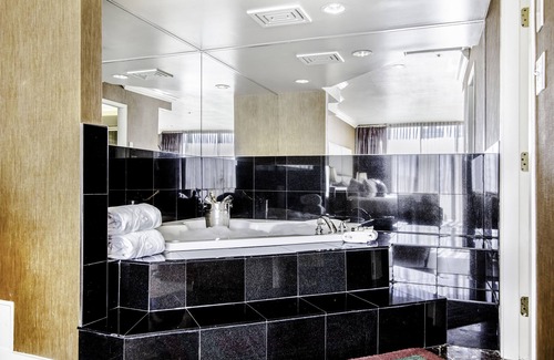 Burnaby Hotel | Discover Executive Suites Hotel in Metro Vancouver
