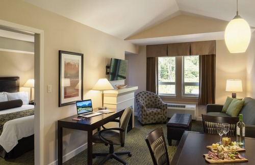 Garibaldi Highlands Hotel | Discover Executive Suites Hotel & Resort in Scenic Squamish