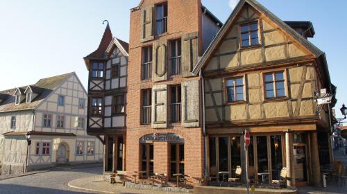 Tangermuende Hotel | Inviting Schlafstuben & Quartier Langer Hals with Great Amenities