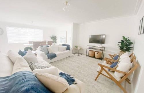 Terrigal Villa | Exhale Terrigal: Stylish Retreat Just 150M from the Beach