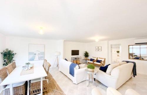 Terrigal Villa | Exhale Terrigal: Stylish Retreat Just 150M from the Beach