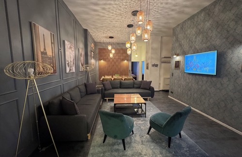 Wilmersdorf Apartment | Eco-Friendly Exil Deluxe: Family & Breakfast Amenities Await