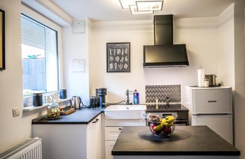 Buchholz in der Nordheide Apartment | Modern Apartment in Scenic Buchholz with Hot Tub & Kitchen