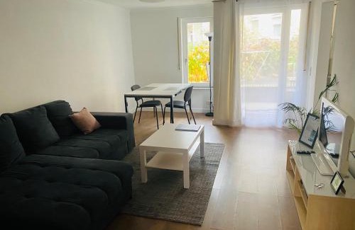 Ostheim Apartment | Exclusive Furnished Apartment in Prime Location for Families