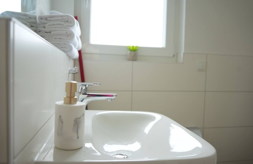 Lahr House | Cozy 2-Bedroom Apartment with Balcony Near Europa Park