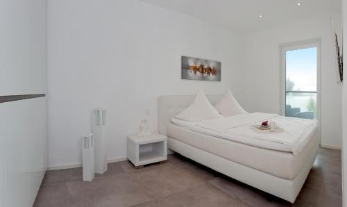 Peenemuende Apartment | Exclusive Waterfront Apartment with Harbor Views