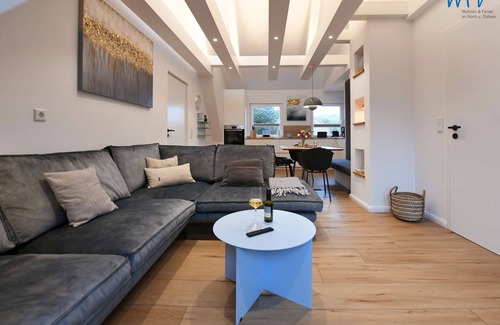 Juist Apartment | Exclusive Retreat with Garden, Sauna & South Terrace Access