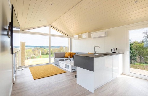 Thaya Apartment | Exclusive Lodge with Spacious Garden and Family-Friendly Amenities
