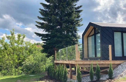 Thaya Apartment | Exclusive Lodge with Spacious Garden and Family-Friendly Amenities