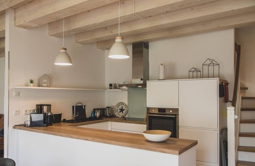 Upleward Apartment | Experience Aafke: Maisonette with Sauna & Garden Oasis