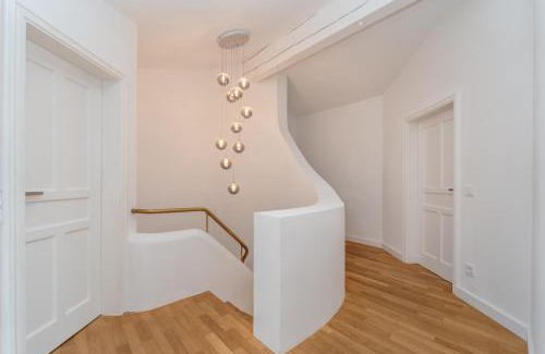 Munchen District Villa | Exklusive Walmdachvilla München-Grünwald