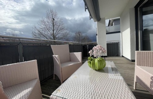 Losheim am See Apartment | Central Apartment with Large Balcony - 4-Star, Guest Rated 9.4