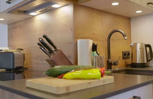 Fuegen Apartment | Exclusive Alpenquartier: Top-Rated Getaway with Pool & Kitchen