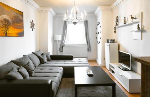 Goethestraße Apartment | Comfortable Kaminstube in Goethequartier - Pet & Child Friendly