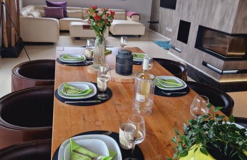 Seligenstadt Apartment | Exclusive Design Penthouse MC1: Pet-Friendly Retreat