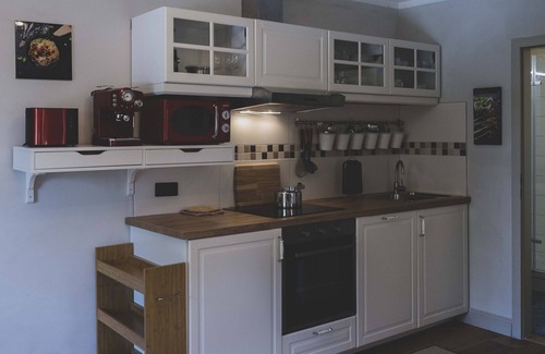 Zusow Apartment | Nature Retreat: Ruth's Nest with Ocean & Lake Views
