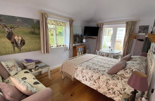 Withypool Bed & Breakfast | Exmoor Hideaway: Cozy Annex with En-Suite Comfort