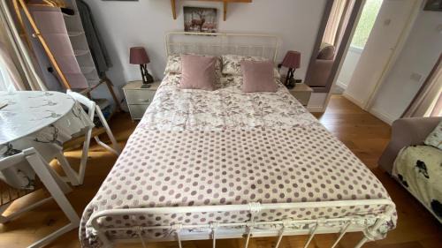 Withypool Bed & Breakfast | Elegant Mole End: 4-Star Pet-Friendly Retreat with Dining