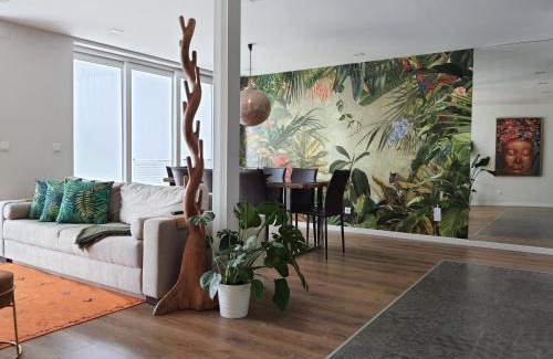 Linda-a-Velha Apartment | Exotic Fusion Double Suite with Garden - 4-Star Rated Bliss