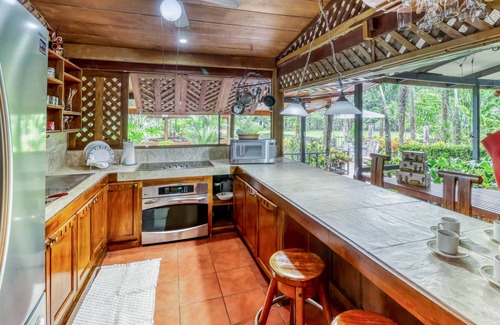 Florencia House | Serene Mountain-View House with Pool and Lush Gardens