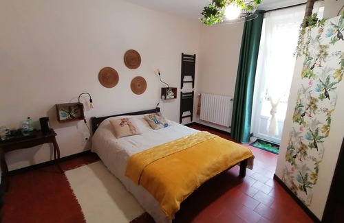 Cachen Bed & Breakfast | Exotic Room with Pool, Spa & Breakfast for Your Getaway