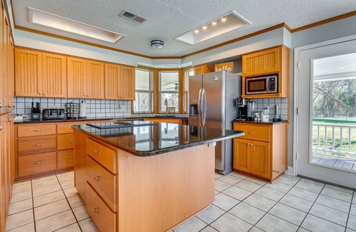 Oatmeal House | Discover Bertram Retreat: Poolside Escape on 28 Acres!