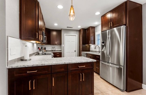 West Oak Hill House | Relaxing Retreat with Private Pool and Spa Amenities