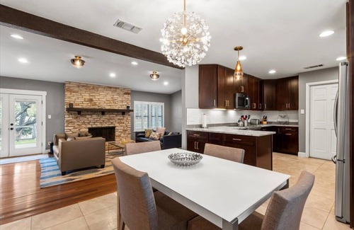 West Oak Hill House | Relaxing Retreat with Private Pool and Spa Amenities