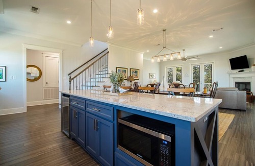 Pass Christian House | Gulf View Beach Home with Pool & 10/10 Guest Rating