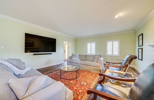Texarkana House | Spacious Texarkana Home with Yard & Spa Near Golf