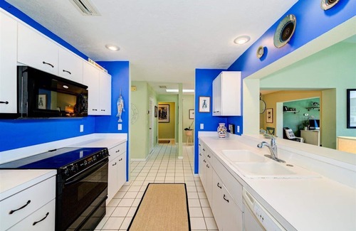 Harbor Bluffs House | Idyllic Waterfront Escape at Belleair Beach - Kayak & Relax