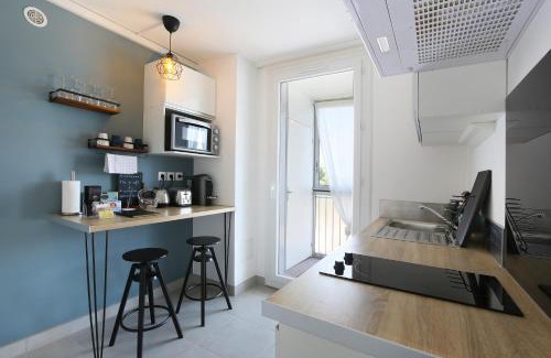 Bascule - Oratoire Apartment | Comfortable Retreat at Le Bohème Zen Near Airbus