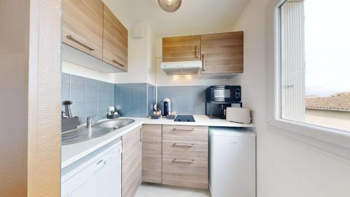 Cote Pavee Apartment | Prime Expat Stay at L’Orient Express with Wifi & Parking