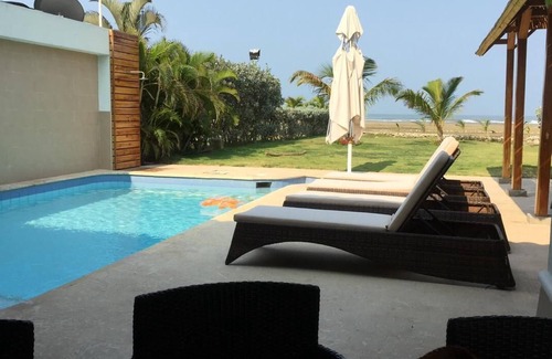 Arroyo de Piedra House | Beautiful Oceanfront Home with Private Pool & Pet-Friendly