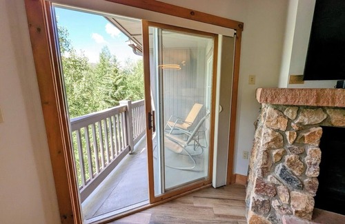 Mountain House House | Guest Rated 10/10: Expedition Station with Ocean View Amenities
