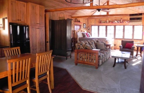 Estes Park House | Renovated 1921 Cabin with Lake View, Rated 10/10!